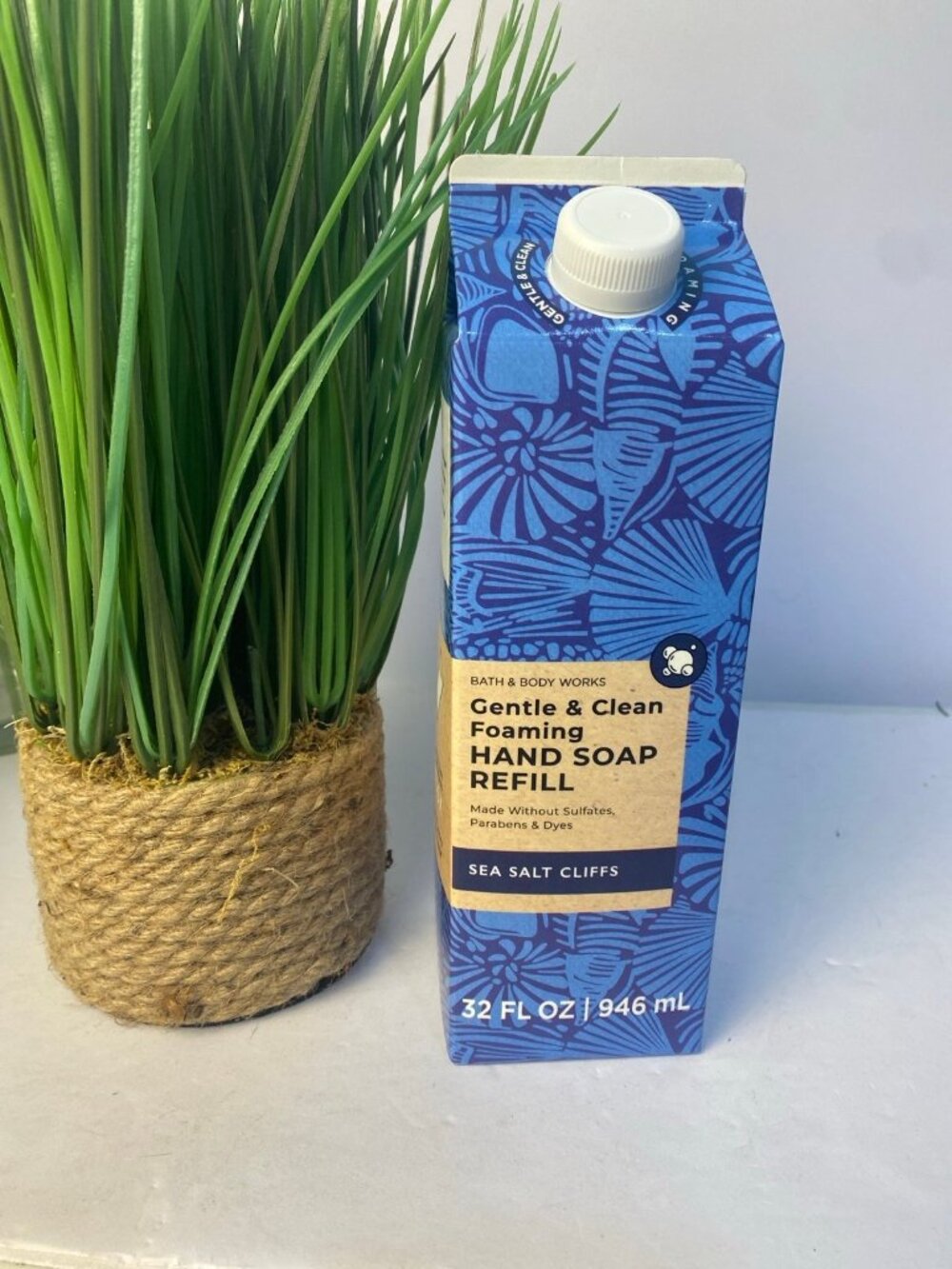 “Sea Salt Cliffs” Bath & Body Works Refillable Foaming Hand Soap